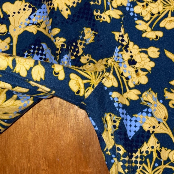 •LULAROE•BLUE & YELLOW BOHO ABSTRACT FLORAL TALL & CURVY LEGGINGS EUC - Picture 4 of 9